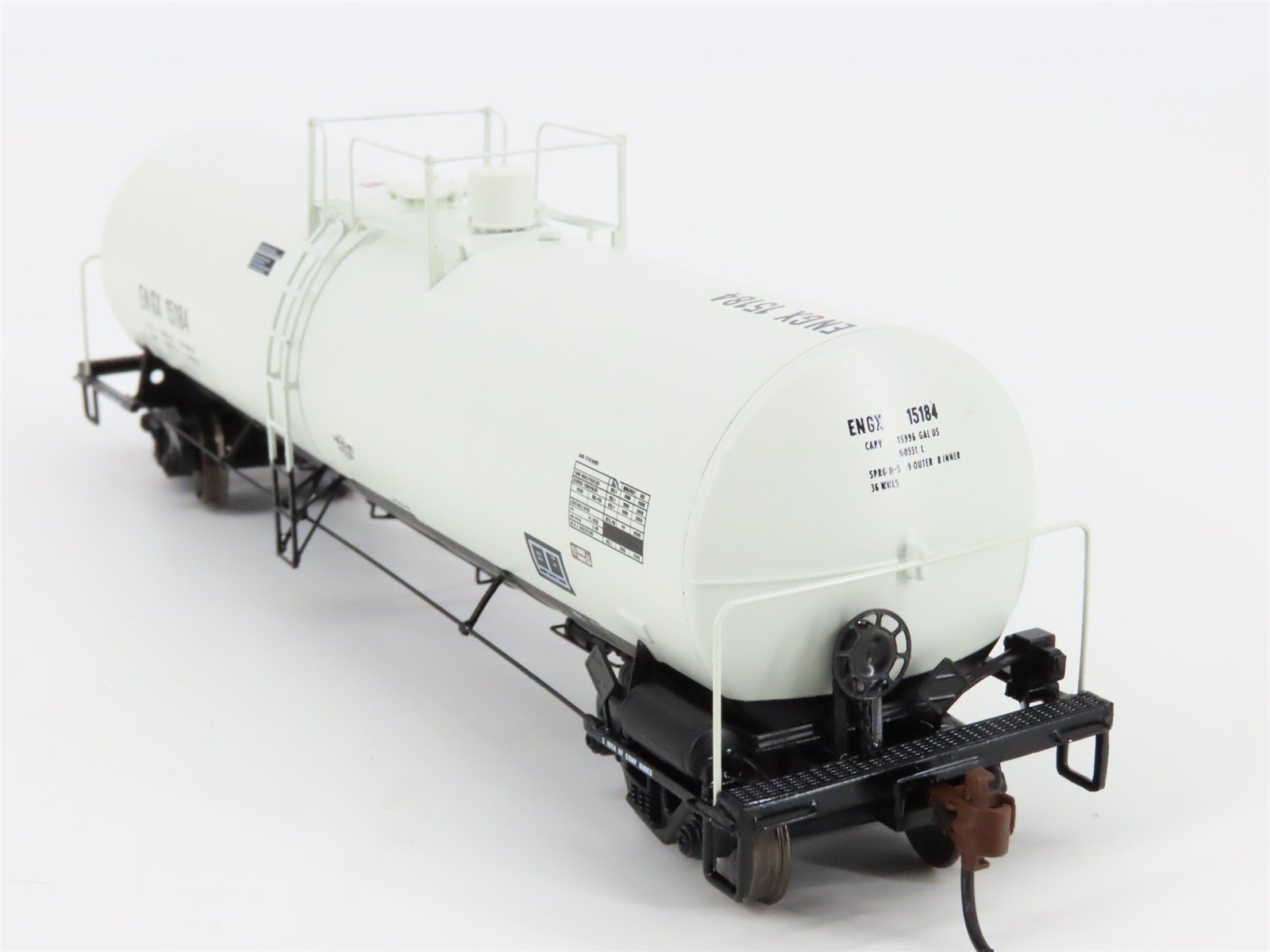 HO Scale Athearn 94823 ENGX Engelhard Corporation Clay Tank Cars 3-Pack