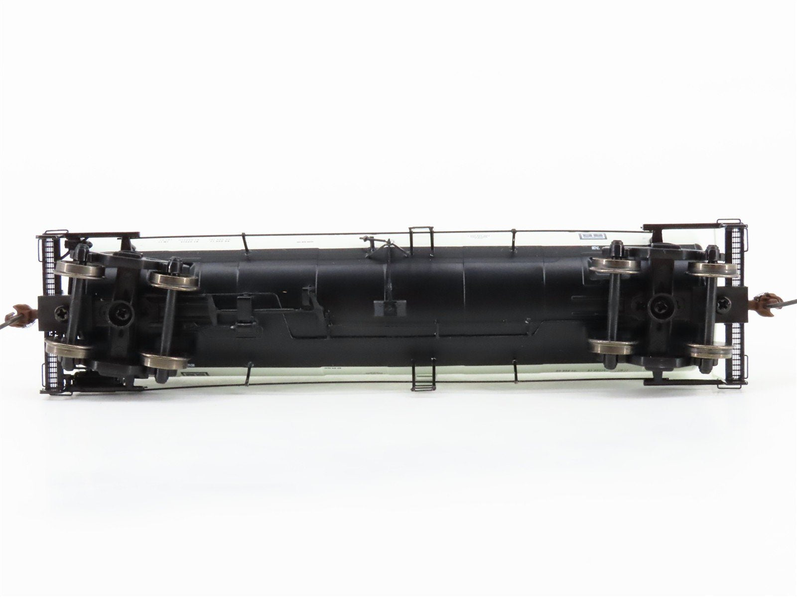 HO Scale Athearn 94823 ENGX Engelhard Corporation Clay Tank Cars 3-Pack