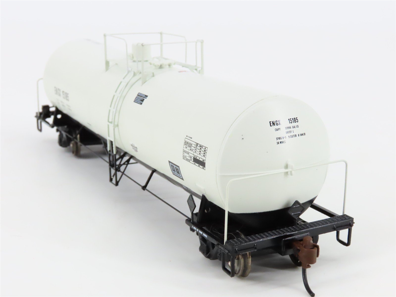 HO Scale Athearn 94823 ENGX Engelhard Corporation Clay Tank Cars 3-Pack