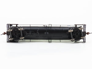 HO Scale Athearn 94823 ENGX Engelhard Corporation Clay Tank Cars 3-Pack