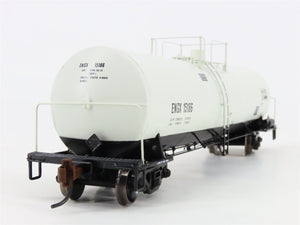 HO Scale Athearn 94823 ENGX Engelhard Corporation Clay Tank Cars 3-Pack