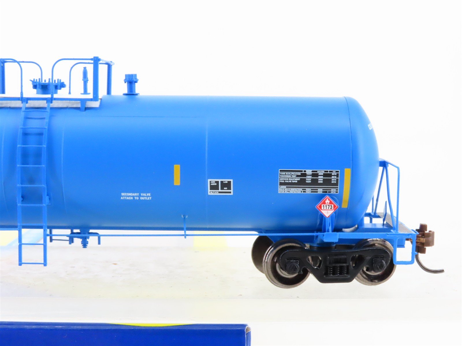 HO Scale Athearn ATH73977 CELX RTC 20K General Service Tank Car #11250