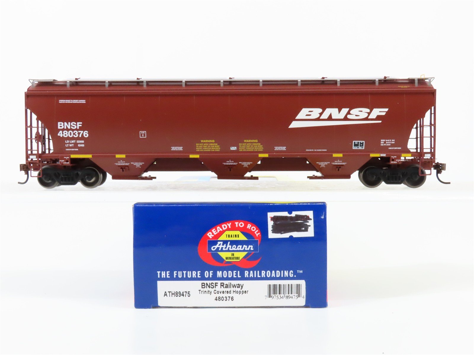 HO Scale Athearn ATH89475 BNSF Railway 3-Bay Covered Hopper #480376