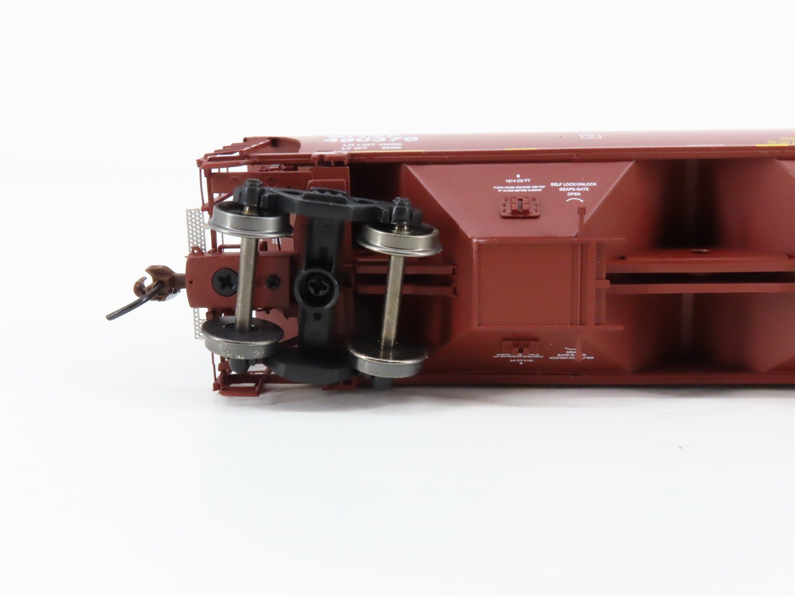 HO Scale Athearn ATH89475 BNSF Railway 3-Bay Covered Hopper #480376