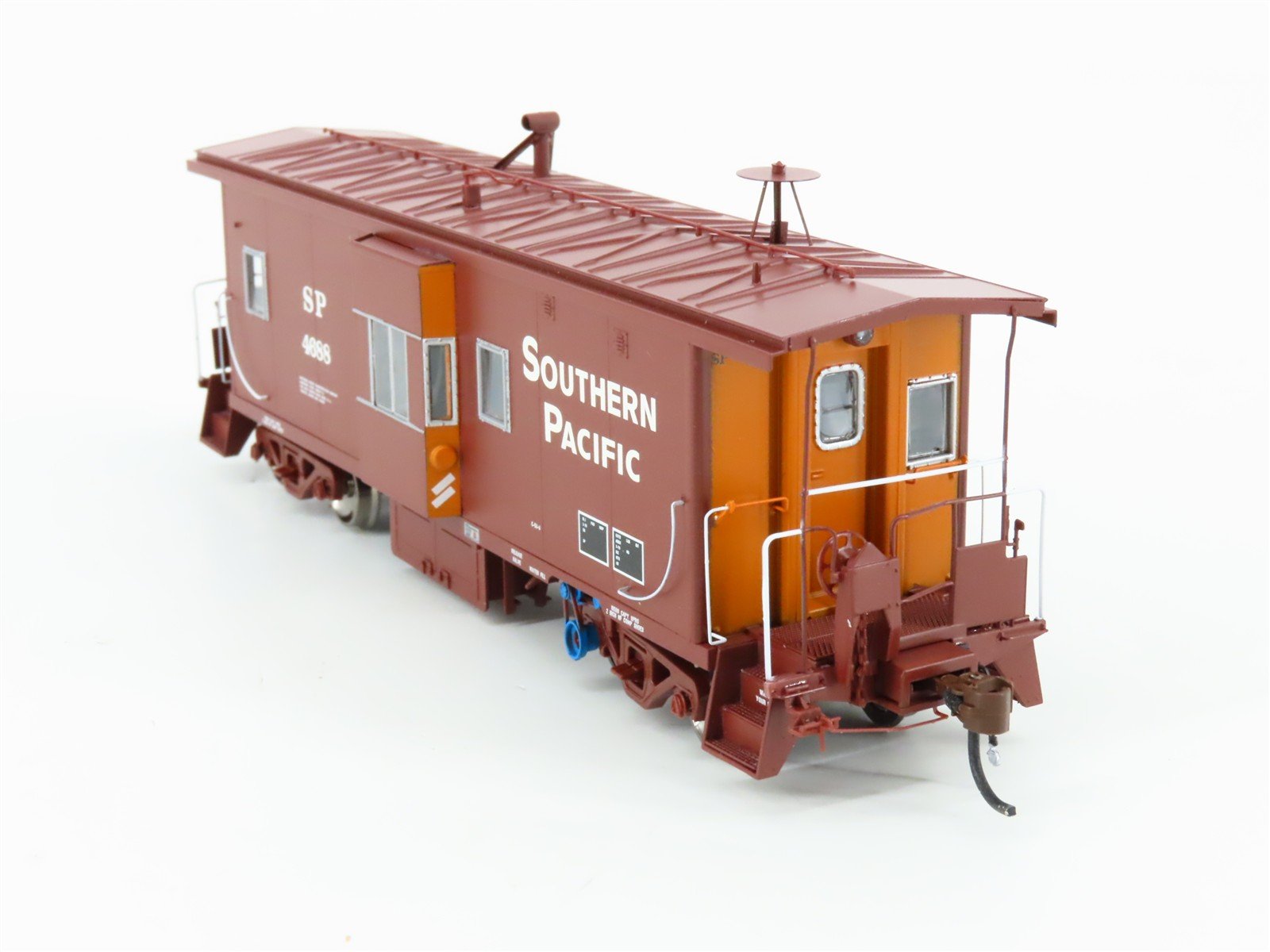 HO Athearn Genesis G63042 SP Southern Pacific Bay Window Caboose #4688 Lighted