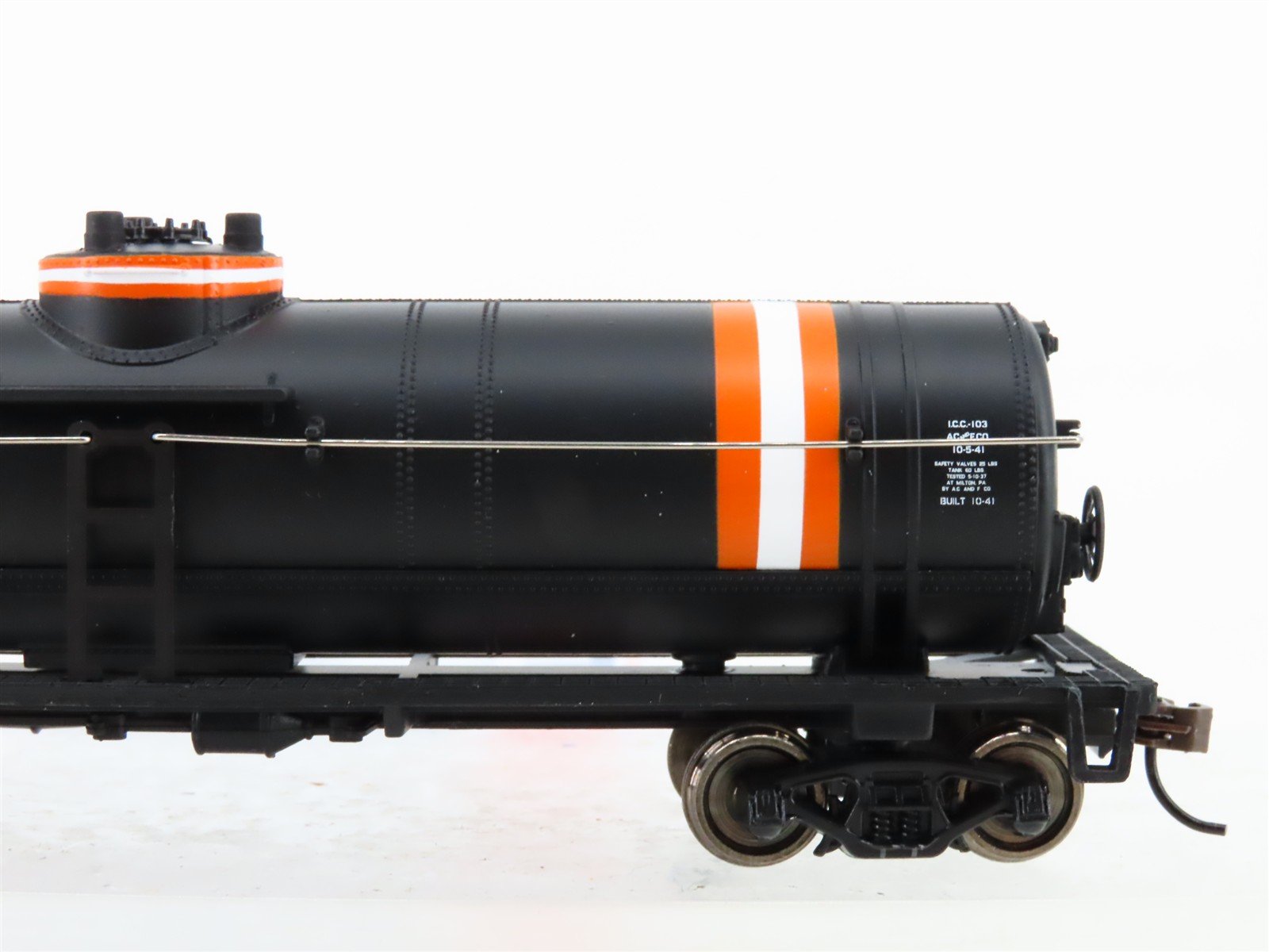 HO Scale Walthers Trainline 931-1444 ATSF Santa Fe Railroad Tank Car #98016