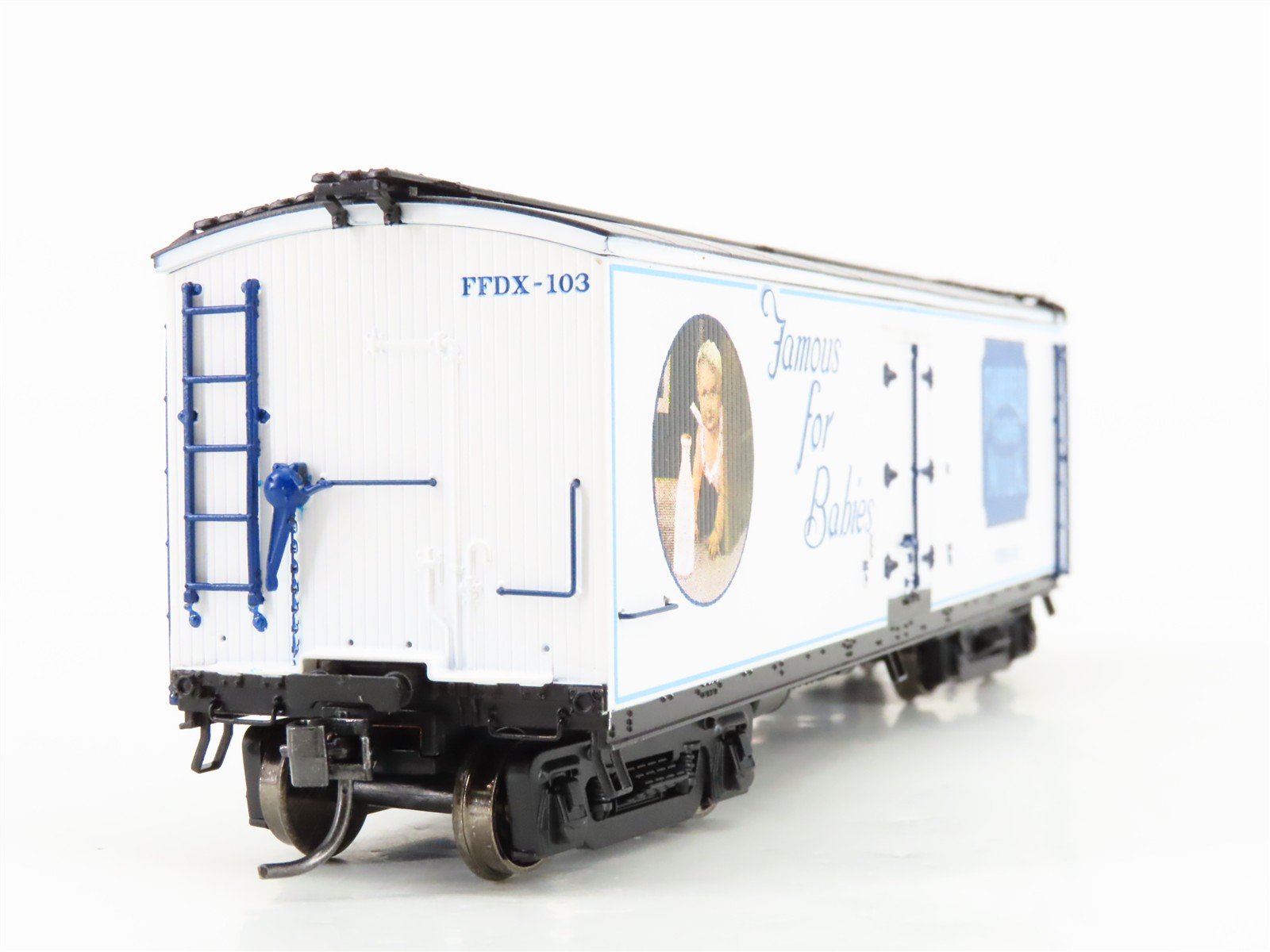 HO Scale Roundhouse 84621 FFDX Fairfield Farms Milk 40' Wood Reefer #103