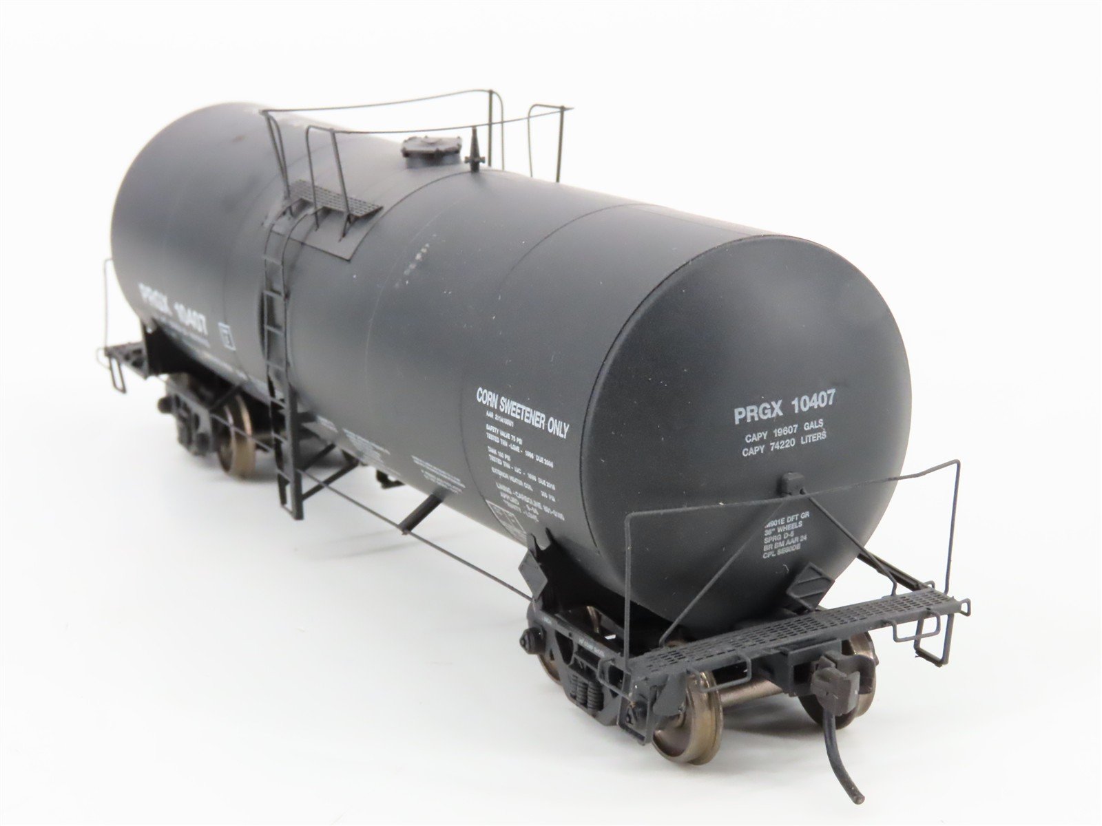 HO InterMountain Pinnacle Series 47809-06 PRGX 19,000 Gallon Tank Car #10407