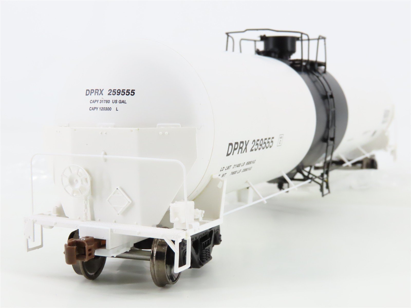 HO Scale ScaleTrains Operator SXT10012 DPRX Deep Rock Refining Tank Car #259555