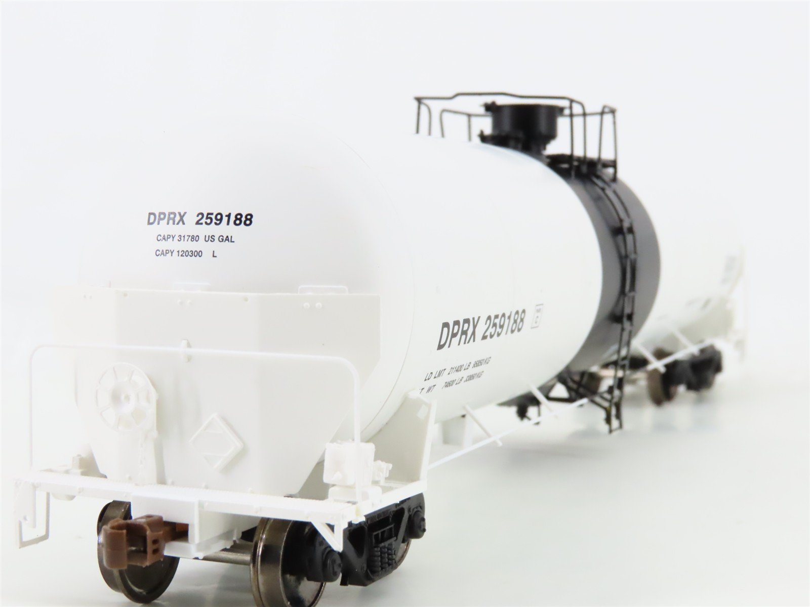 HO Scale ScaleTrains Operator SXT10006 DPRX Deep Rock Refining Tank Car #259188