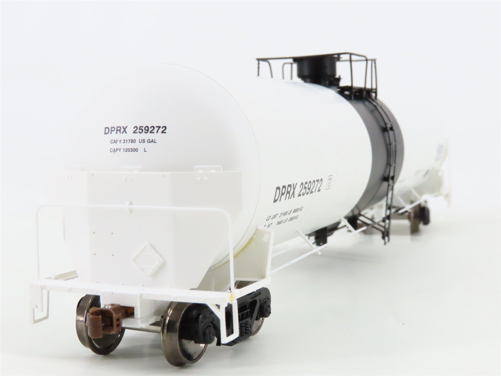 HO Scale ScaleTrains Operator SXT10008 DPRX Deep Rock Refining Tank Car #259272