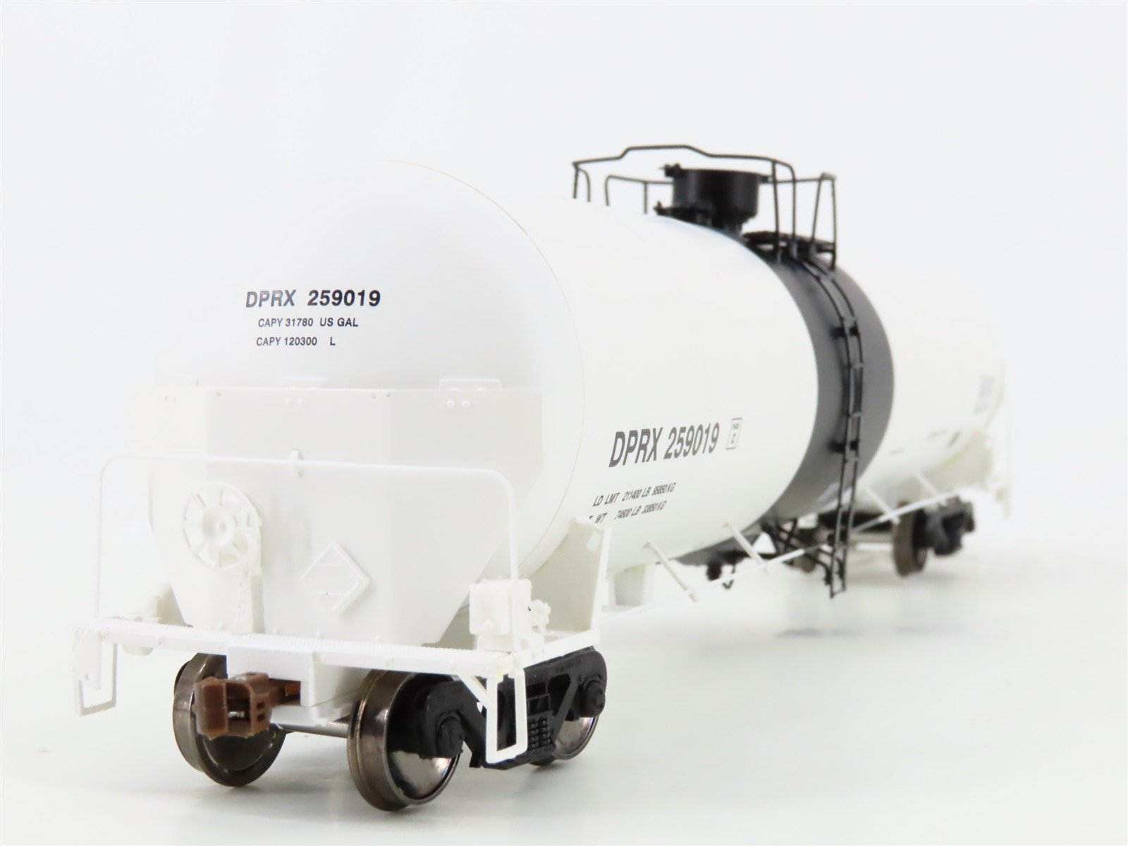 HO Scale ScaleTrains Operator SXT10001 DPRX Deep Rock Refining Tank Car #259019