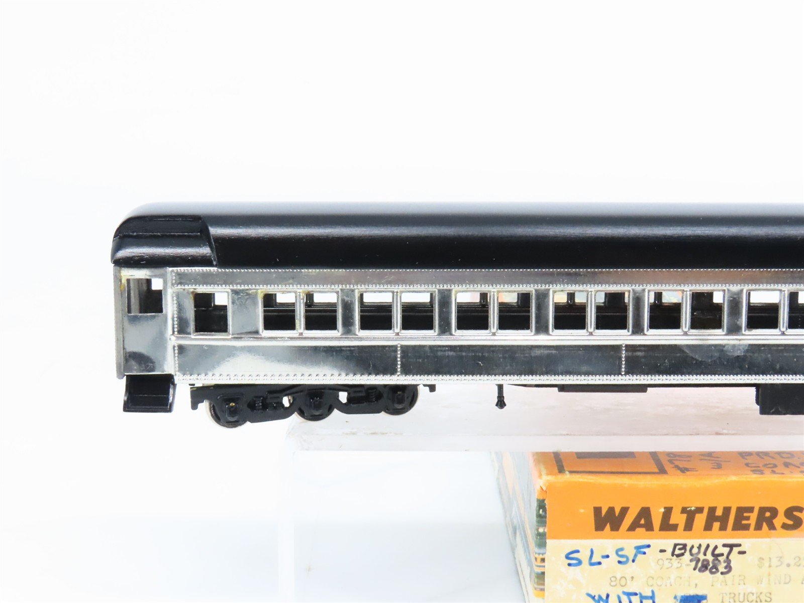 HO Scale Walthers 933-7883 Undecorated 80' Paired-Window Coach Passenger Car