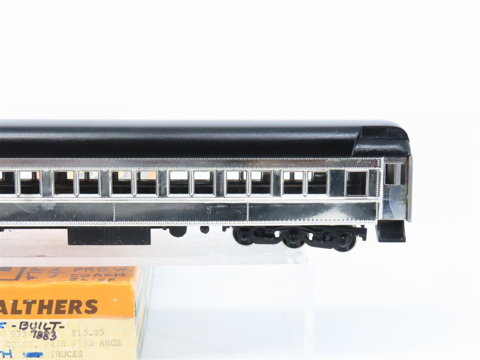 HO Scale Walthers 933-7883 Undecorated 80' Paired-Window Coach Passenger Car