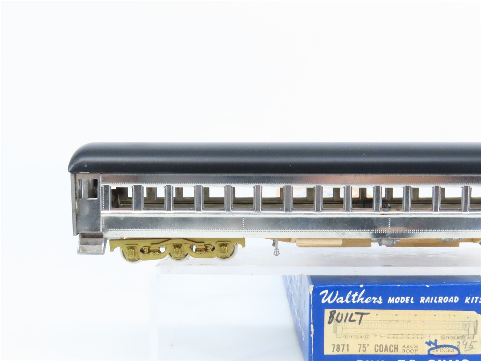HO Scale Walthers 7871 Undecorated 75' Arch-Roof Coach Passenger Car