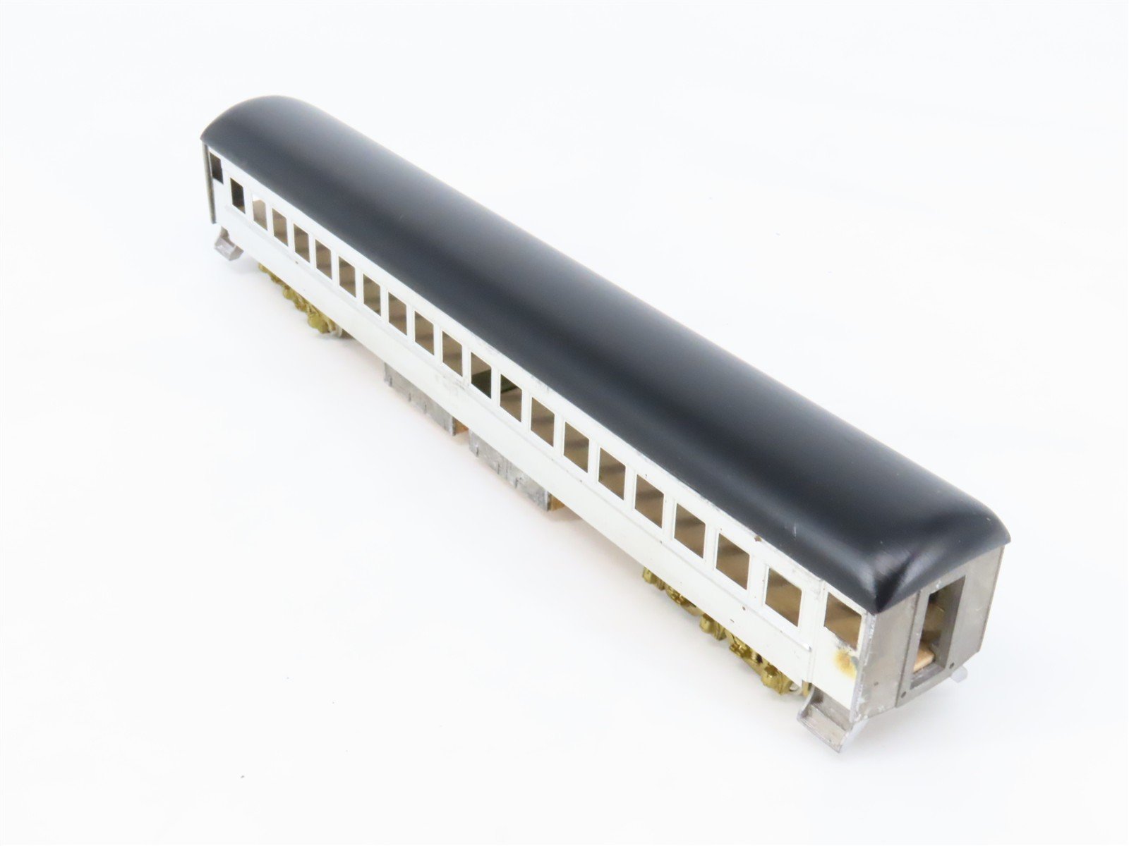 HO Scale Walthers 7871 Undecorated 75' Arch-Roof Coach Passenger Car