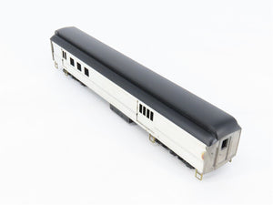 HO Scale Walthers 7828 Undecorated 70' Baggage/RPO Combine Passenger Car