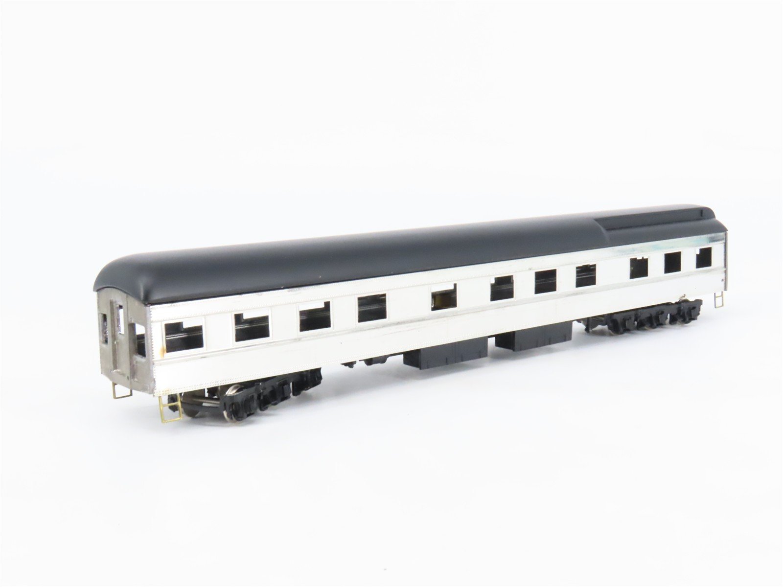 HO Scale Walthers 7809 Undecorated 80' Diner Passenger Car