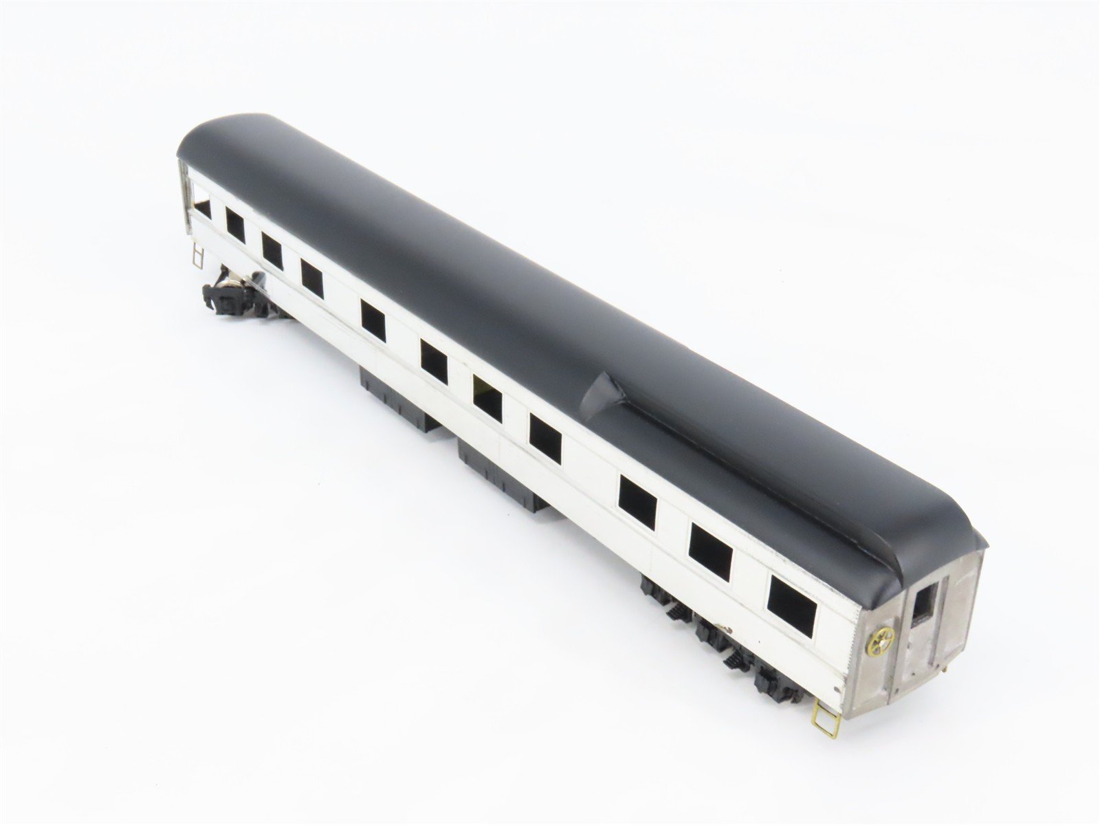 HO Scale Walthers 7809 Undecorated 80' Diner Passenger Car