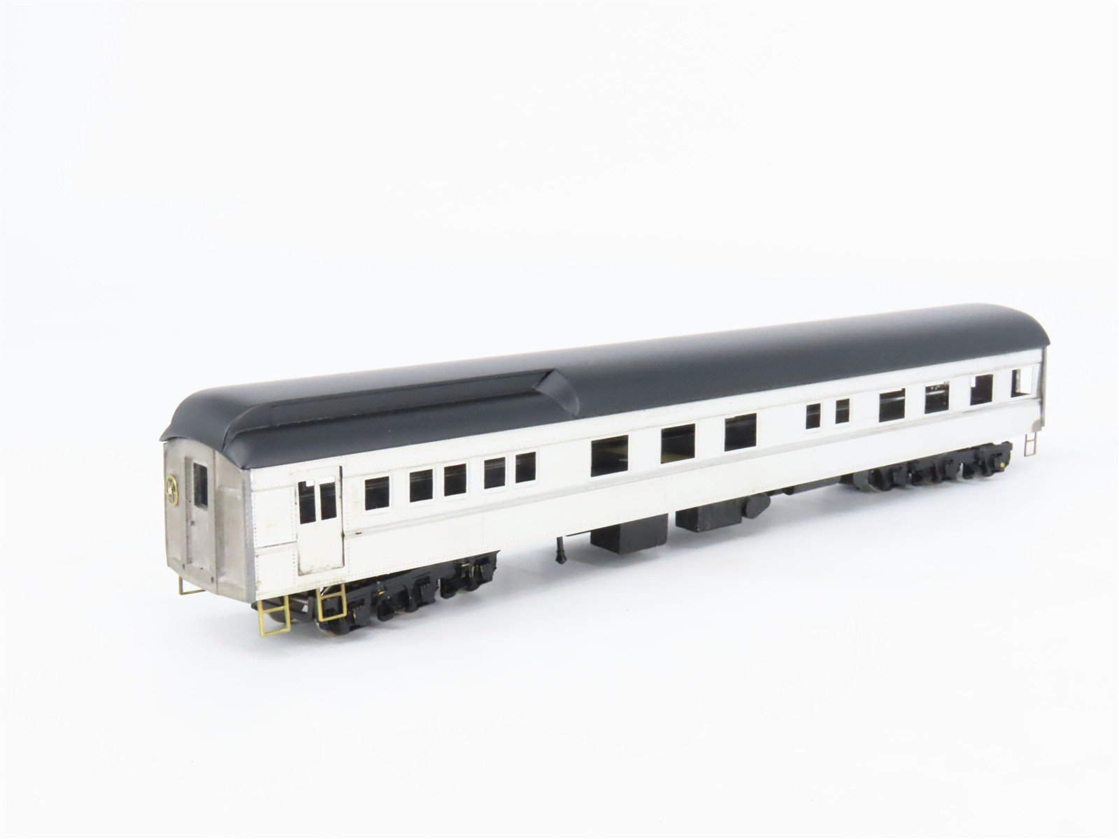 HO Scale Walthers 7809 Undecorated 80' Diner Passenger Car