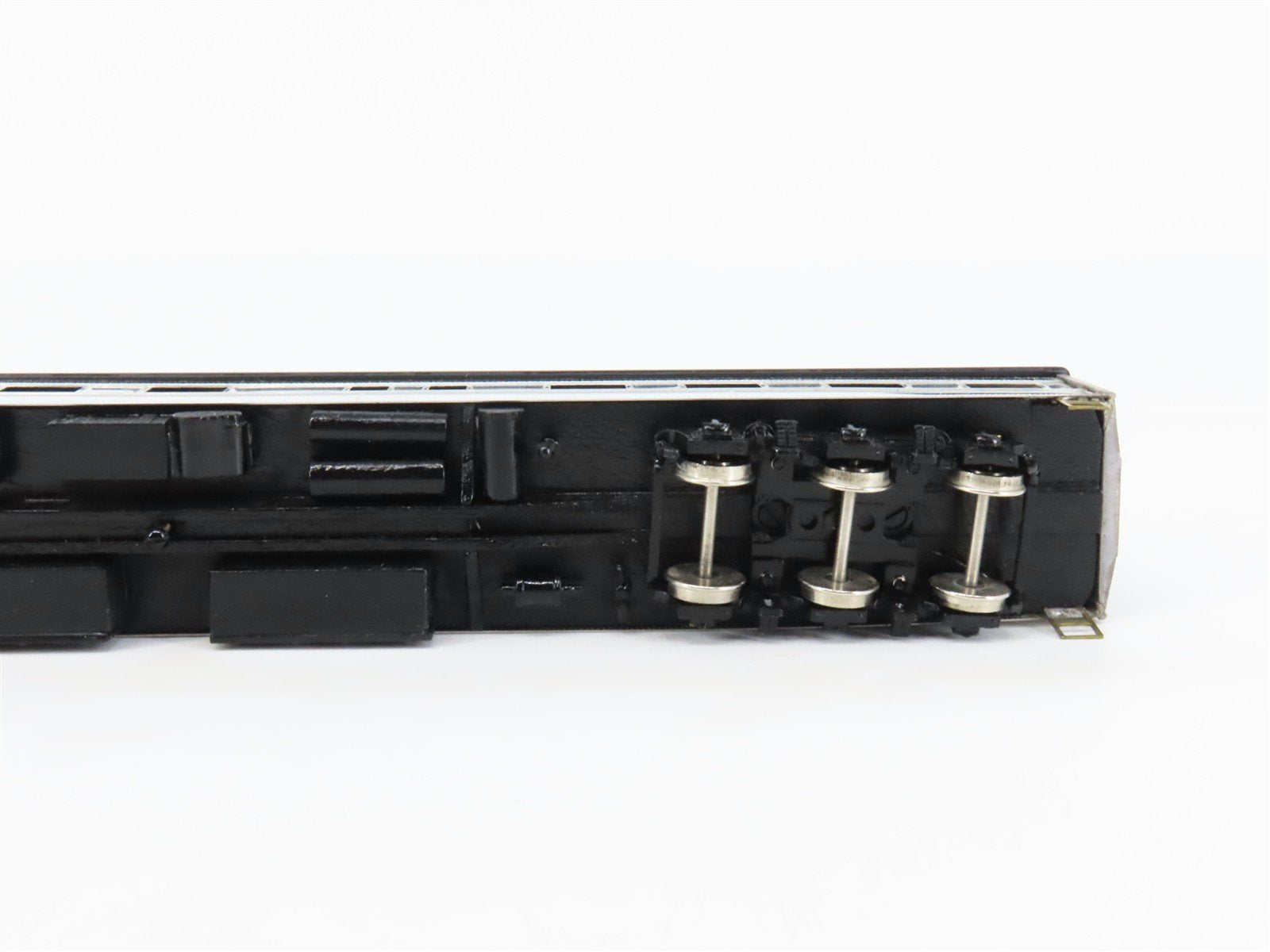 HO Scale Walthers 7809 Undecorated 80' Diner Passenger Car