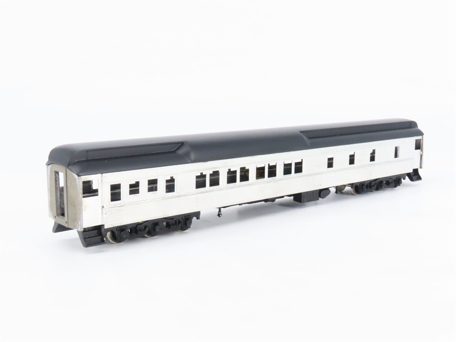 HO Scale Walthers 7811 Undecorated 80' Pullman 8-Section Passenger Car