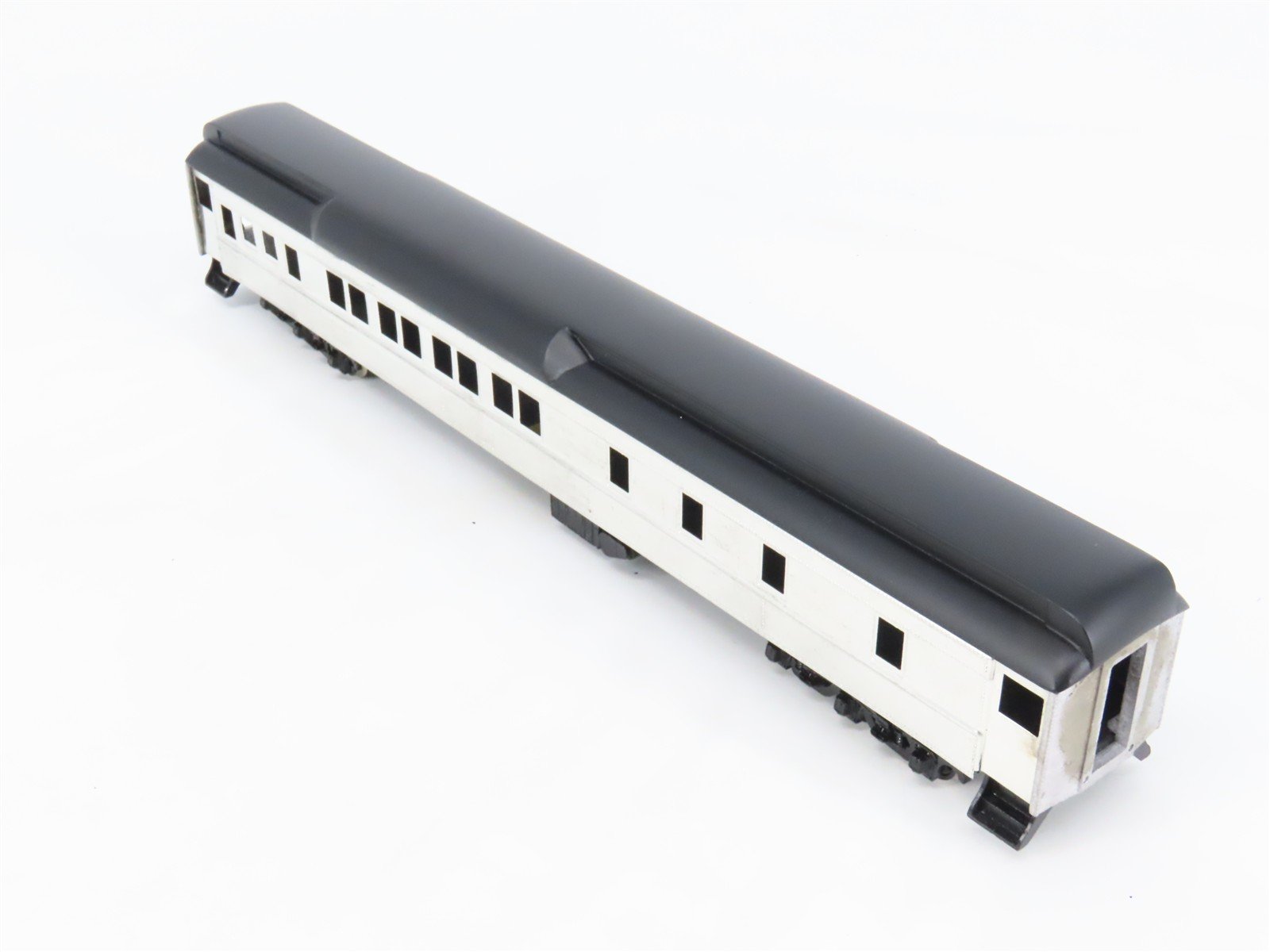 HO Scale Walthers 7811 Undecorated 80' Pullman 8-Section Passenger Car