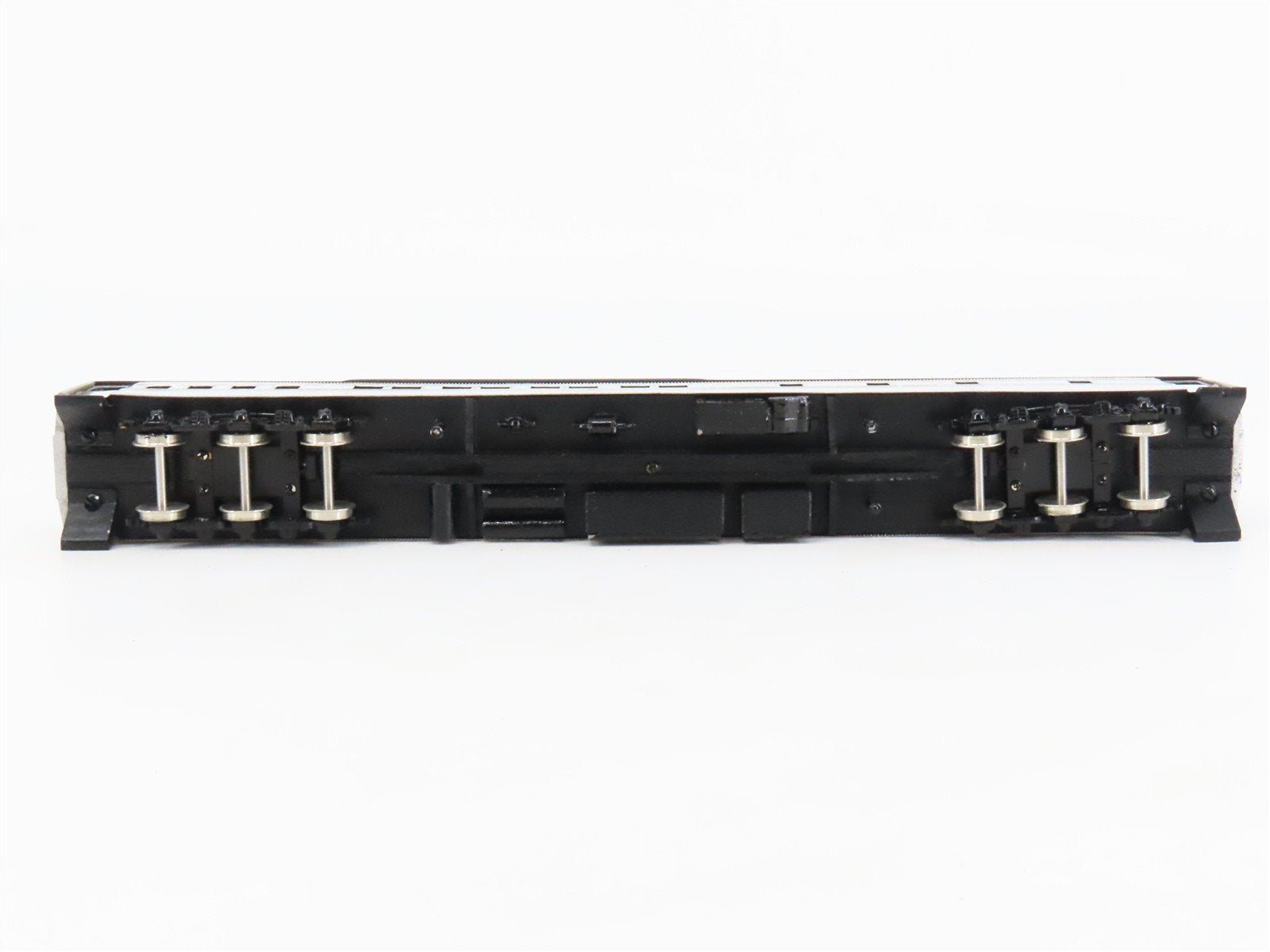 HO Scale Walthers 7811 Undecorated 80' Pullman 8-Section Passenger Car