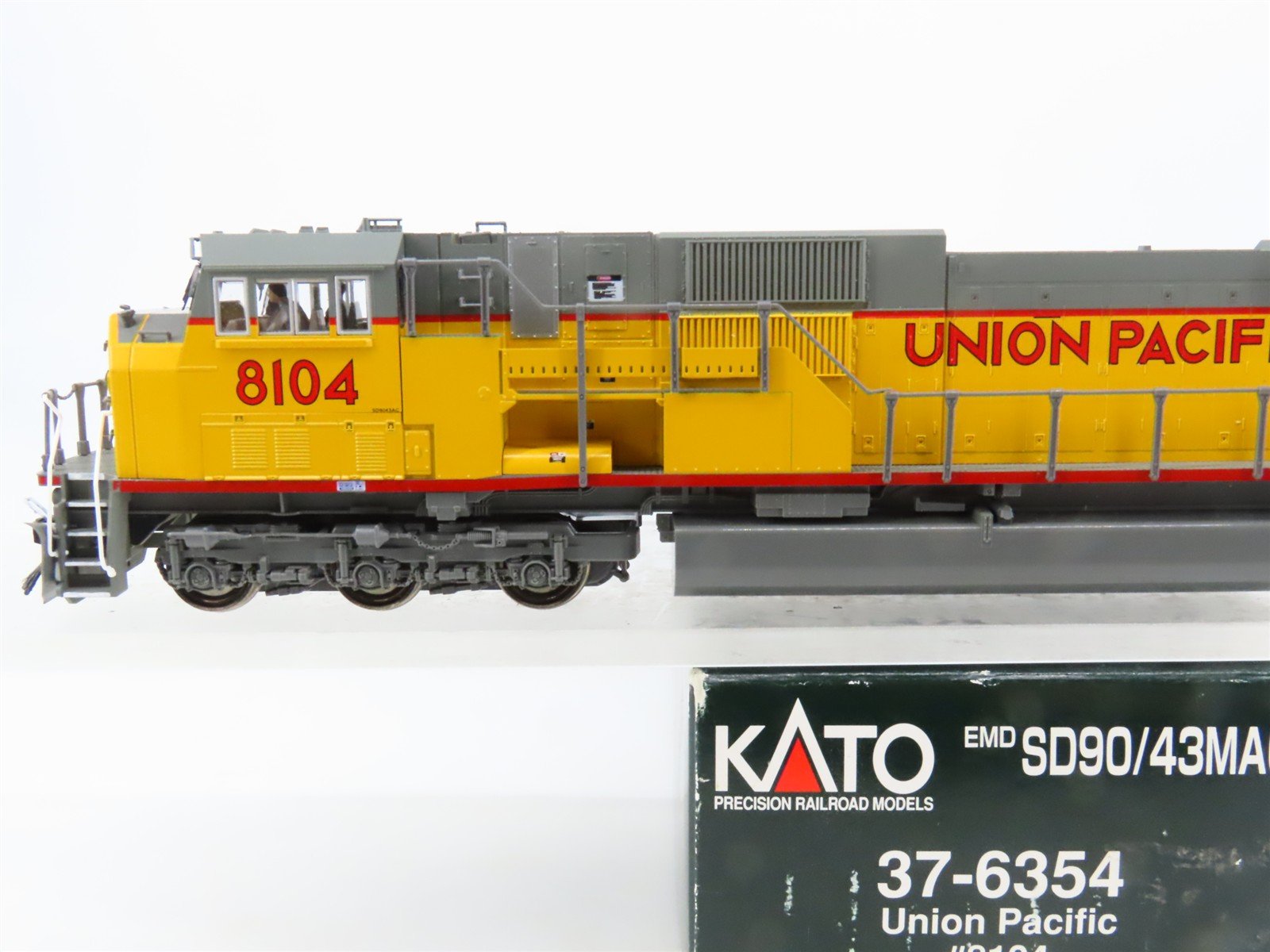 HO Scale KATO 37-6354 UP Union Pacific EMD SD90/43MAC Diesel #8104 - DCC Ready