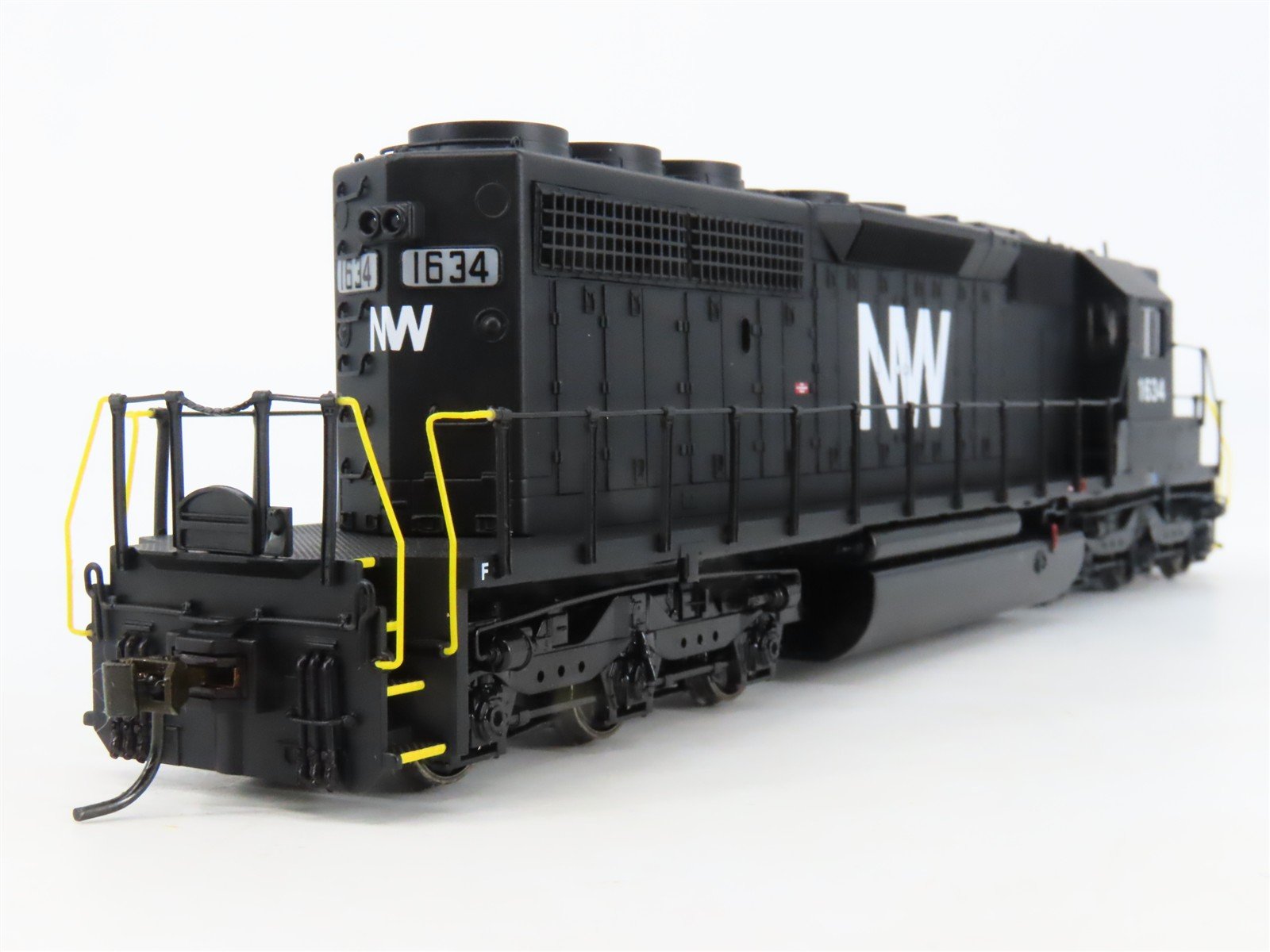 HO Scale Broadway Limited BLI 1250 N&W EMD SD40-2 Diesel #1634 - Paragon2