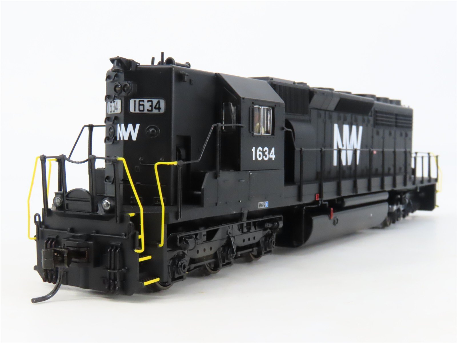 HO Scale Broadway Limited BLI 1250 N&W EMD SD40-2 Diesel #1634 - Paragon2