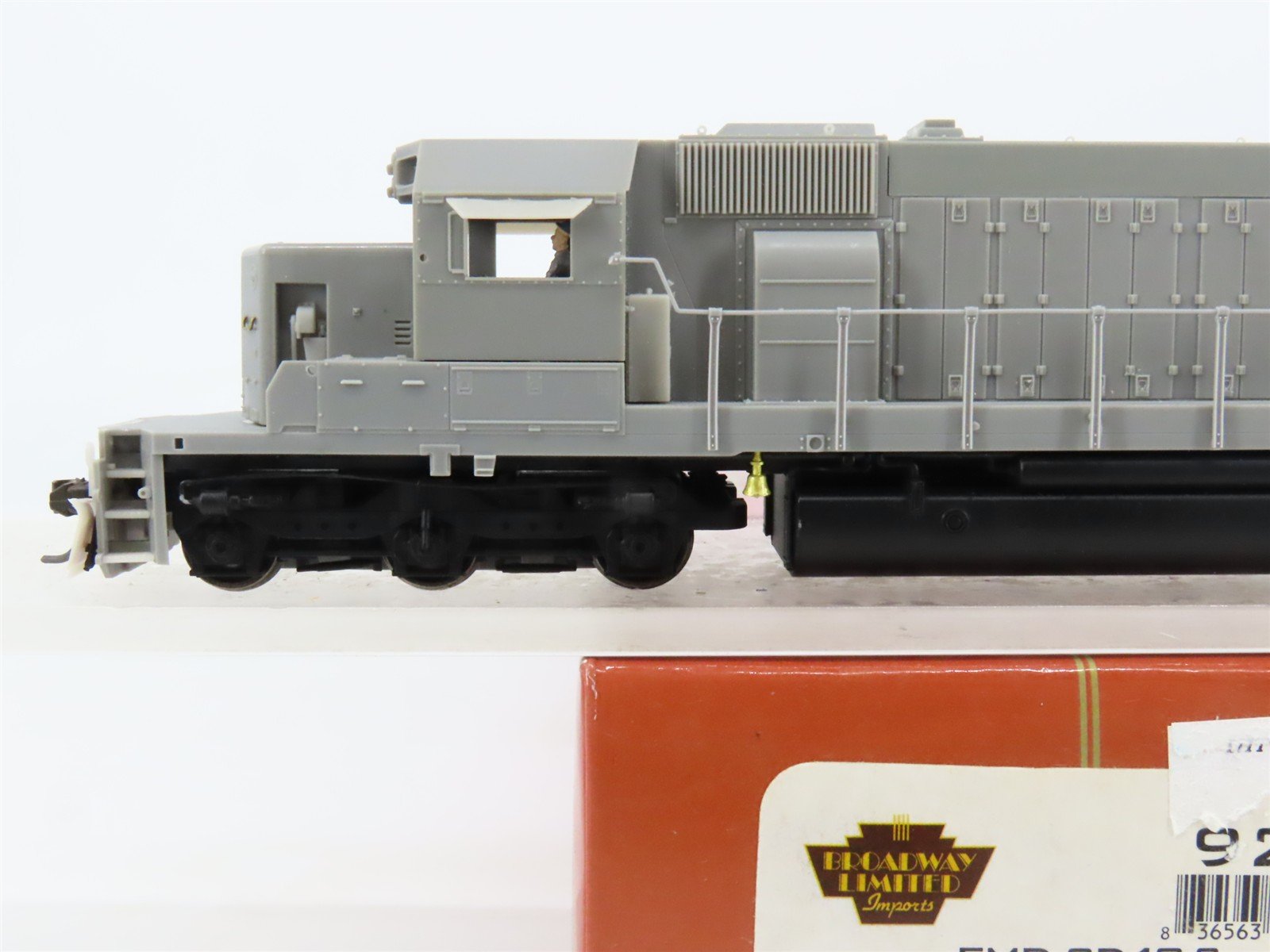 HO Scale Broadway Limited BLI 929 Undecorated EMD SD40-2 Diesel w/ DCC & Sound