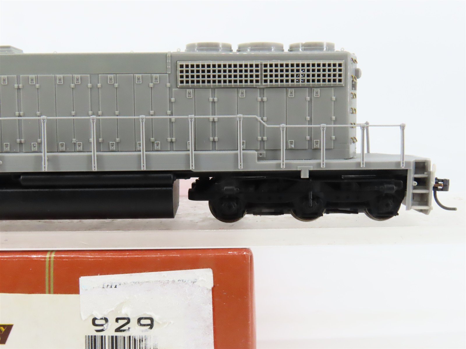 HO Scale Broadway Limited BLI 929 Undecorated EMD SD40-2 Diesel w/ DCC & Sound