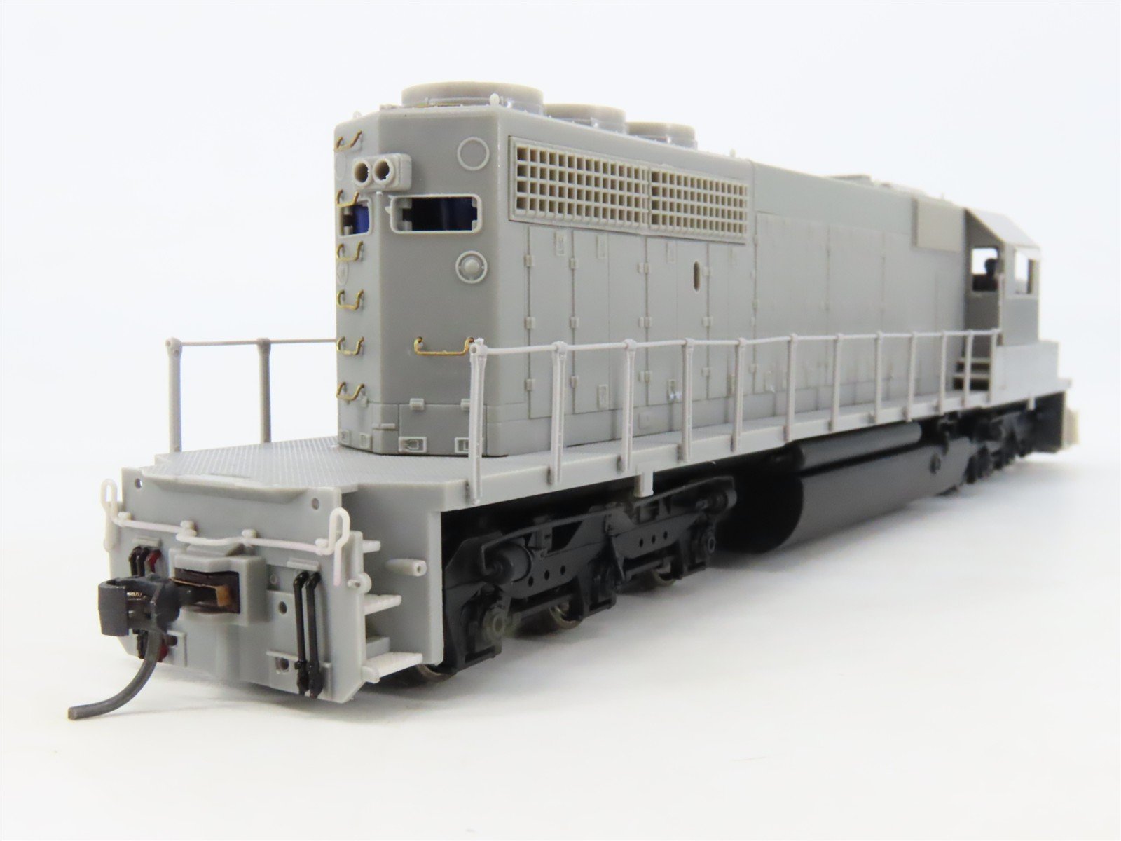 HO Scale Broadway Limited BLI 929 Undecorated EMD SD40-2 Diesel w/ DCC & Sound
