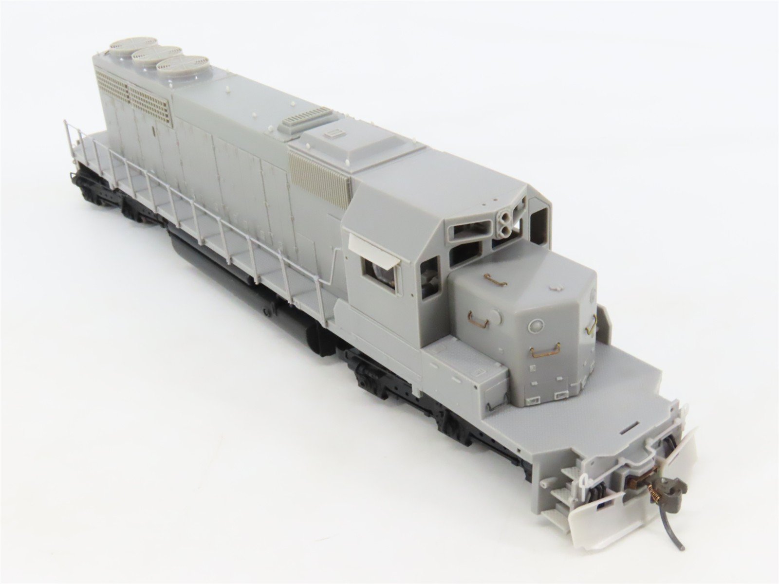 HO Scale Broadway Limited BLI 929 Undecorated EMD SD40-2 Diesel w/ DCC & Sound