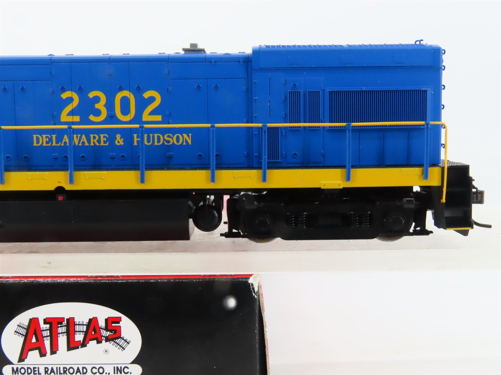 HO Scale Atlas 8275 D&H Delaware & Hudson GE U23B Diesel #2302 - DCC Ready