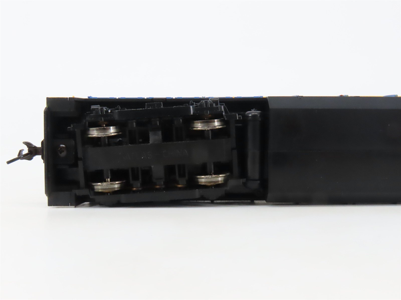 HO Scale Atlas 8275 D&H Delaware & Hudson GE U23B Diesel #2302 - DCC Ready