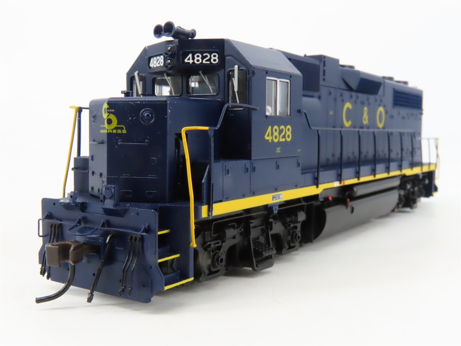 HO Scale Atlas Master 8995 C&O Chesapeake & Ohio EMD GP38 Diesel #4828 w/ DCC