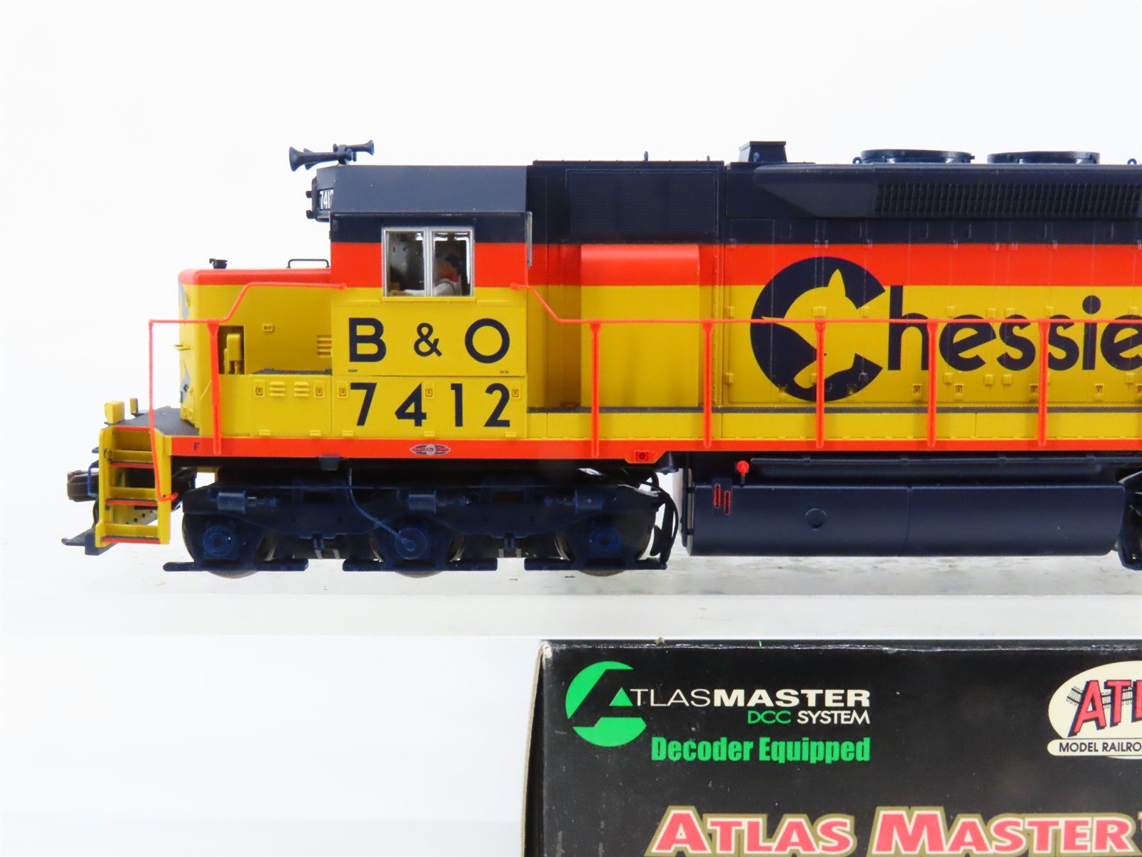 HO Scale Atlas Master 9216 B&O Chessie System EMD SD45 Diesel #7412 w/ DCC
