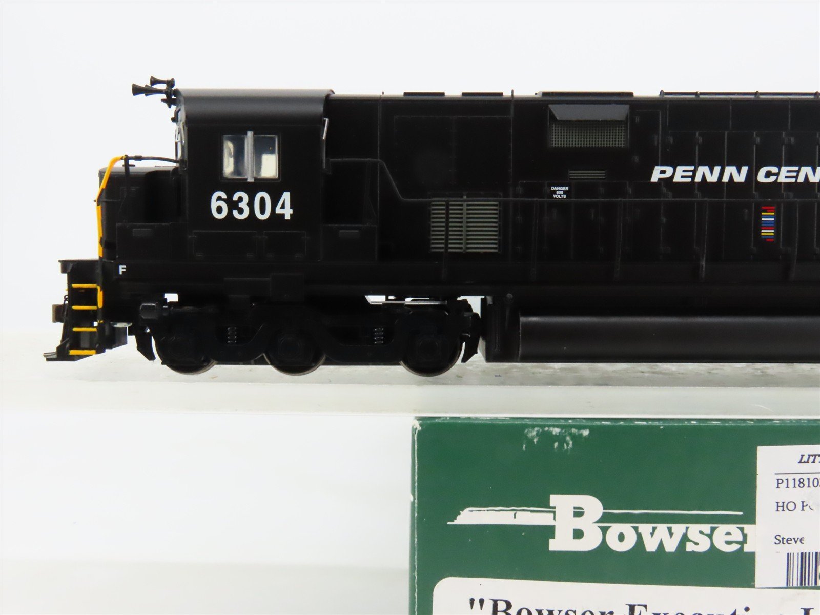 HO Bowser Executive 691-23327 PC Penn Central ALCO C628 Diesel #6304 - DCC Ready