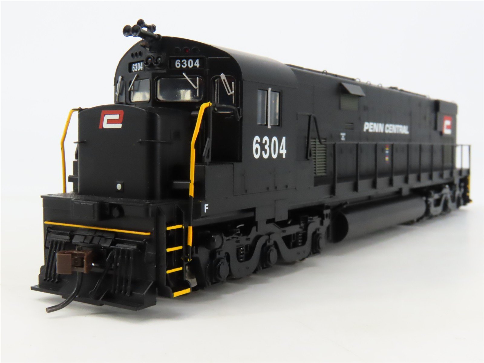 HO Bowser Executive 691-23327 PC Penn Central ALCO C628 Diesel #6304 - DCC Ready
