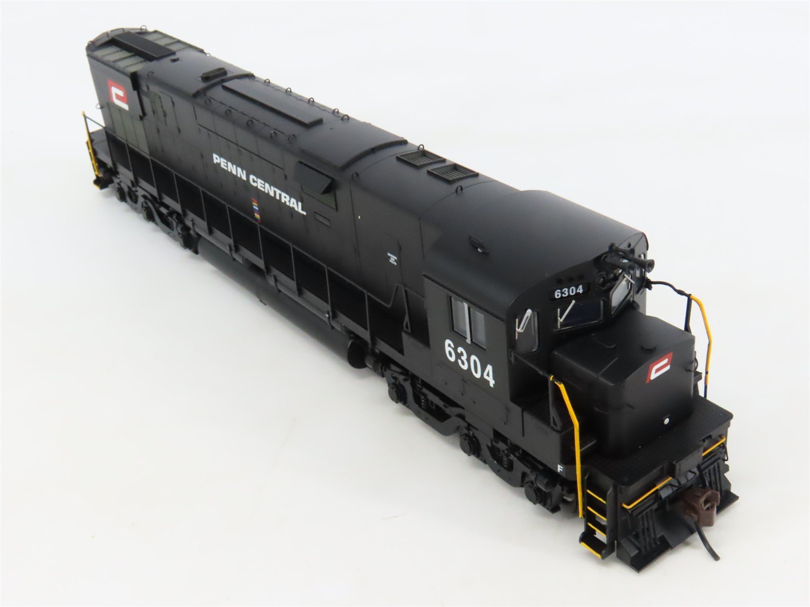 HO Bowser Executive 691-23327 PC Penn Central ALCO C628 Diesel #6304 - DCC Ready