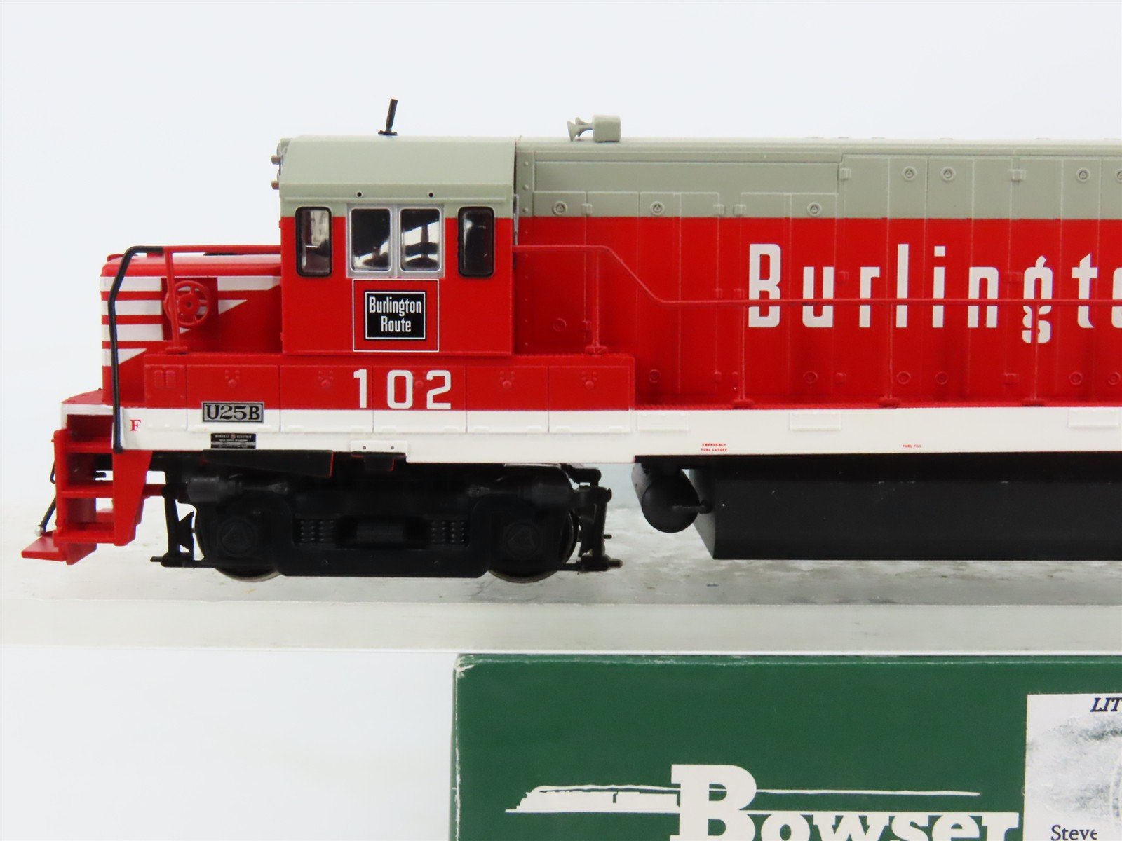 HO Bowser Executive 691-23138 CB&Q Burlington GE U25B Diesel #102 w/ DCC & Sound