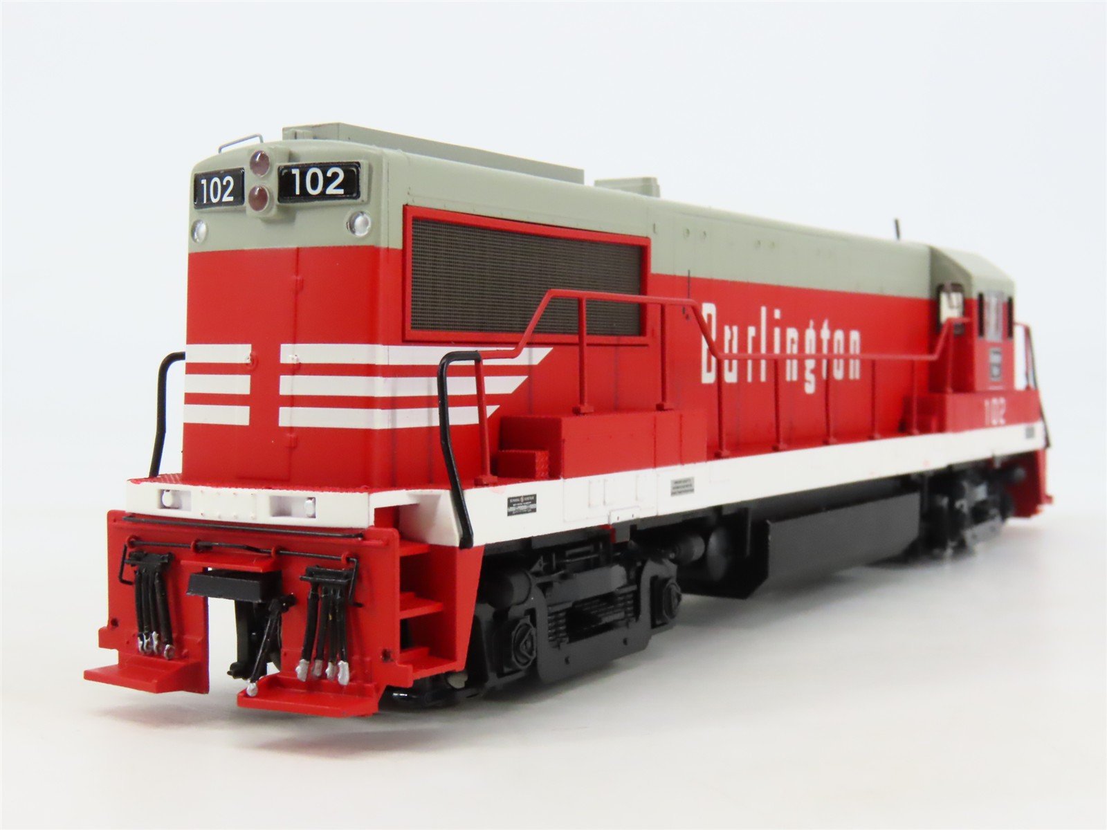 HO Bowser Executive 691-23138 CB&Q Burlington GE U25B Diesel #102 w/ DCC & Sound