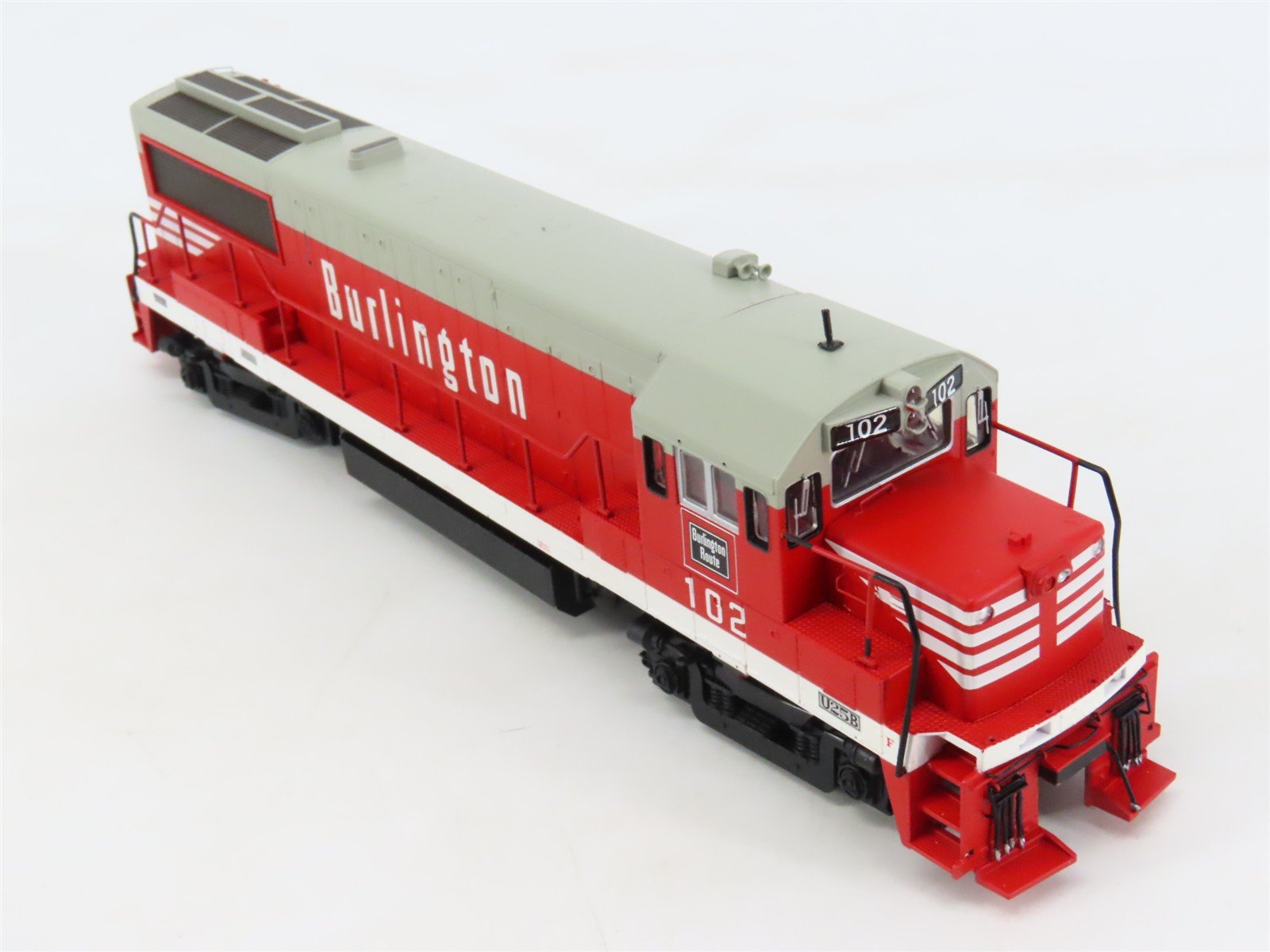 HO Bowser Executive 691-23138 CB&Q Burlington GE U25B Diesel #102 w/ DCC & Sound