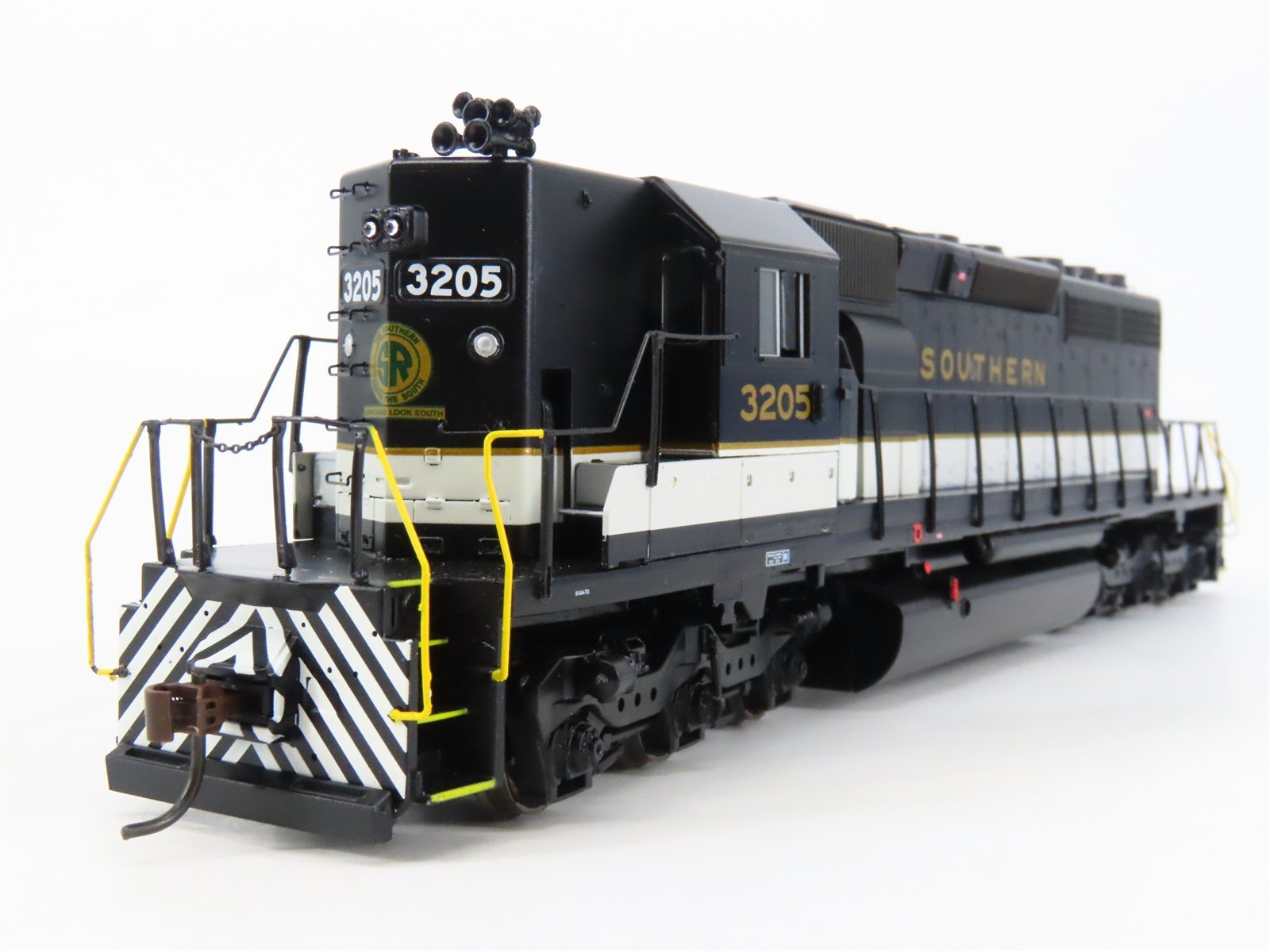 HO Scale Athearn 95211 SOU Southern EMD SD40-2 Diesel #3205 - DCC Ready