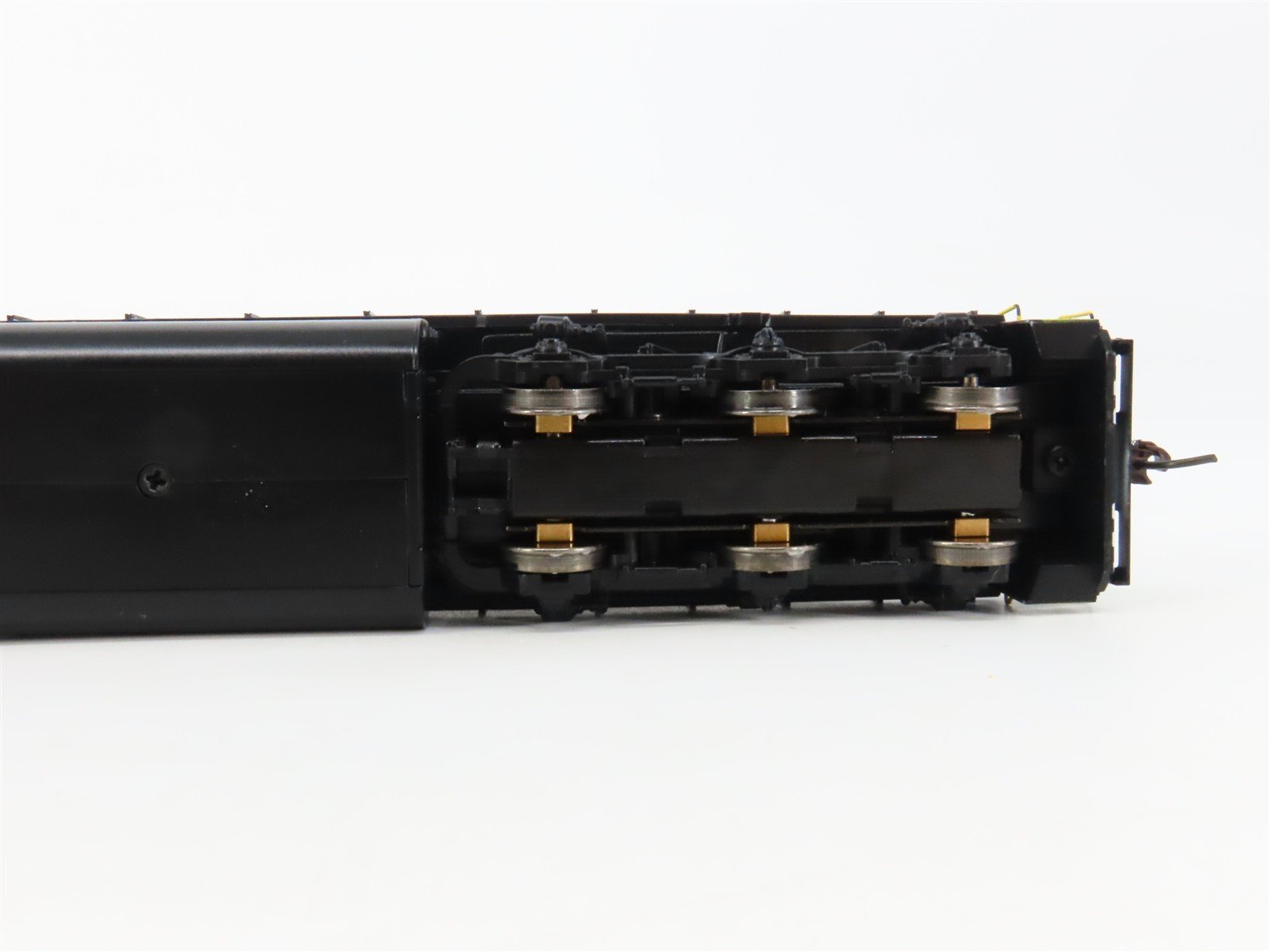 HO Scale Athearn 95211 SOU Southern EMD SD40-2 Diesel #3205 - DCC Ready