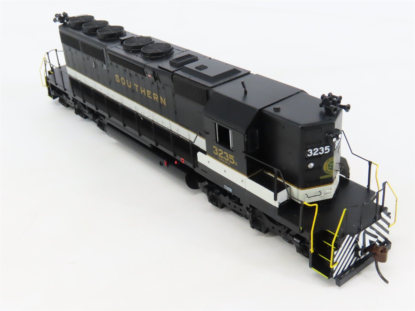 HO Scale Athearn 95212 SOU Southern EMD SD40-2 Diesel #3235 - DCC Ready
