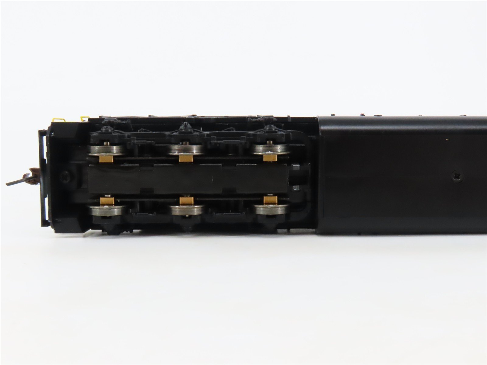 HO Scale Athearn 95212 SOU Southern EMD SD40-2 Diesel #3235 - DCC Ready