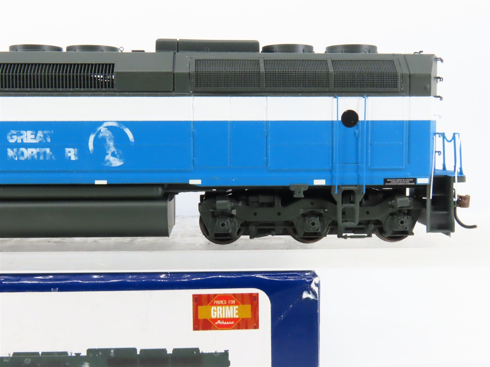 HO Athearn Genesis Primed for Grime ATHG25259 BN/ex-GN EMD F45 Diesel #6606